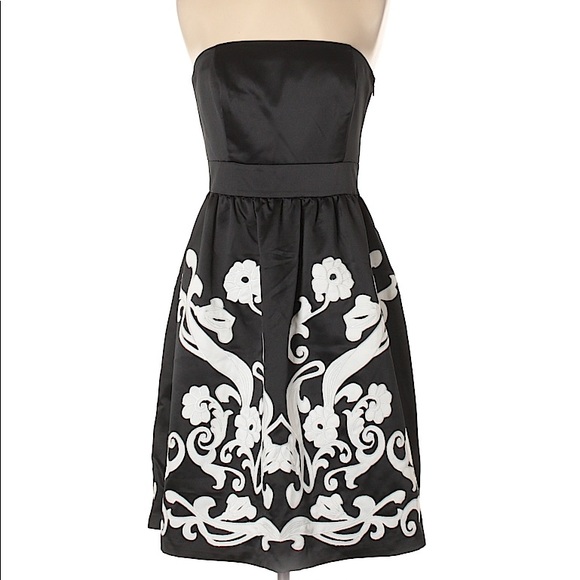 Dresses & Skirts - White House Black Market Black strapless dress 00